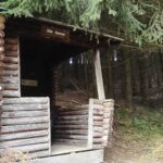 Eine Wetterschutz Hütte im Katzensief im Eifel Nationalpark.