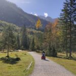 Mit dem Segway Rollstuhl barrierefrei durch das Klausbachtal im Nationalpark Berchtesgadener Land.