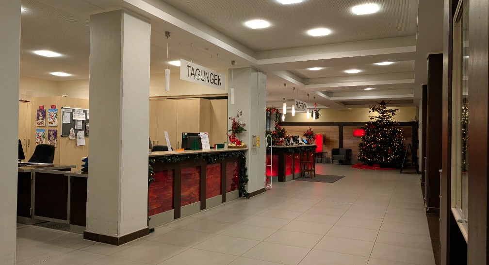 Weihnachtlich geschmückte Jugendherberge Köln