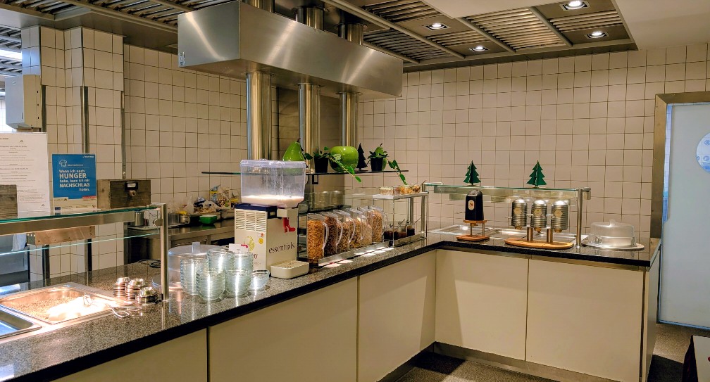 Frühstücksbuffet in der Jugendherberge Köln- Riehl