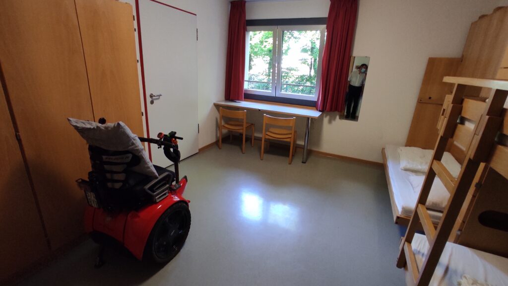 Barrierefreies Zimmer der Jugendherberge Heidelberg.